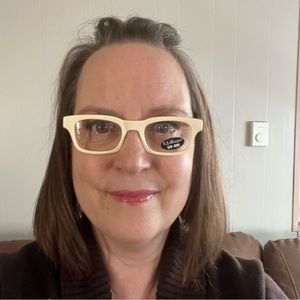 Ivory no tint Sunglasses with Retro frame UV 400 cream colored frames